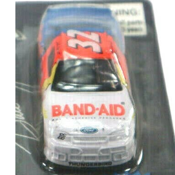 Dale Jarrett #32 Band-Aid 1996 Ford Thunderbird - Collectors Edition 1:64 RC - Picture 5 of 10